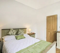 Waterside - Luxury Menai Bridge Holiday Home - 4 Bed 4 Bath